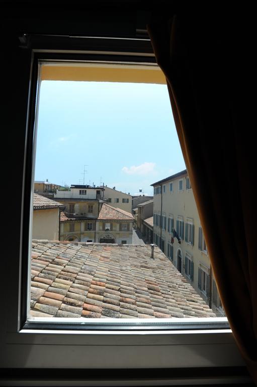 B&B Aurora Domus D'A-Mare Pesaro Rum bild