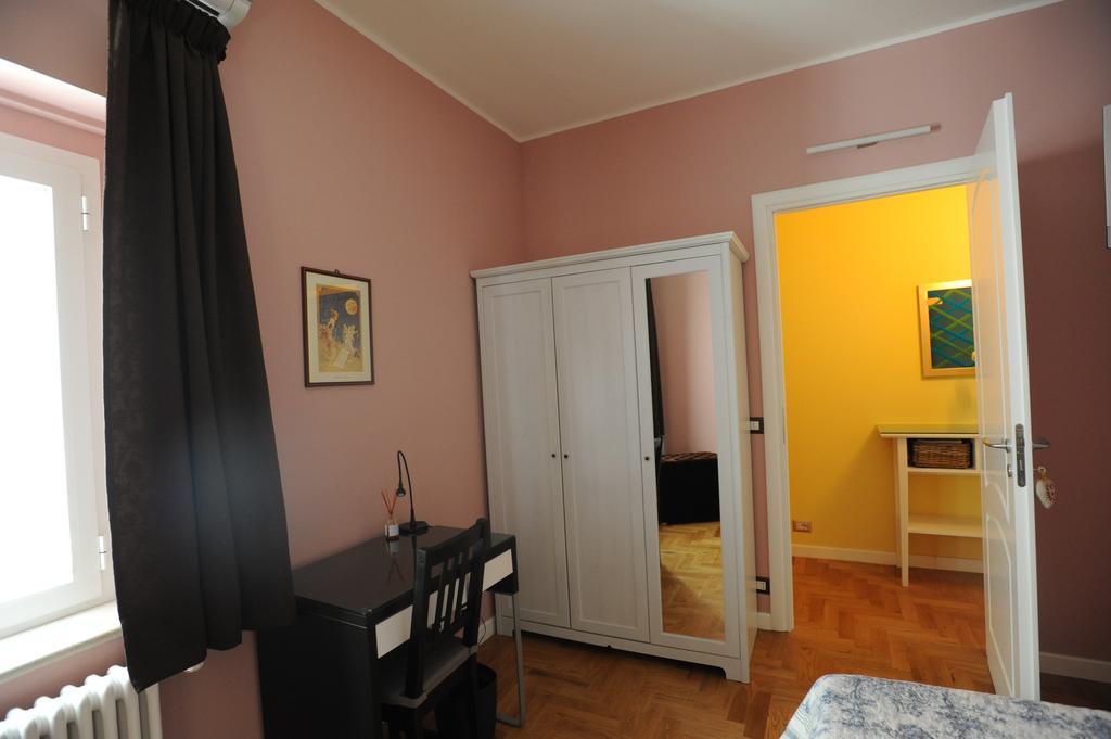 B&B Aurora Domus D'A-Mare Pesaro Rum bild
