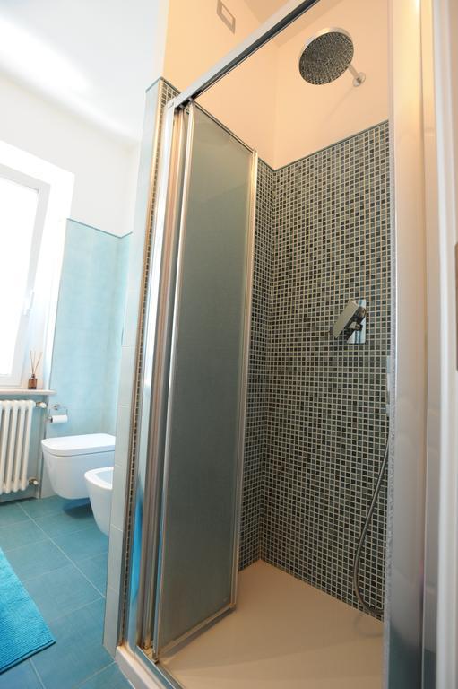 B&B Aurora Domus D'A-Mare Pesaro Rum bild