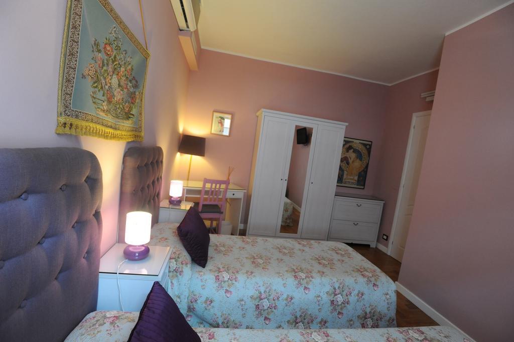 B&B Aurora Domus D'A-Mare Pesaro Rum bild