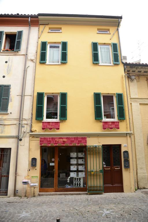 B&B Aurora Domus D'A-Mare Pesaro Exteriör bild